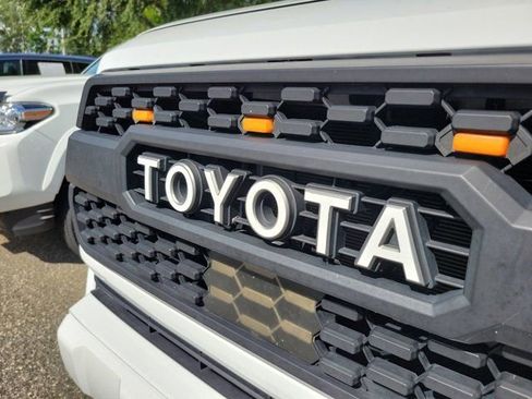 Used 2021 Toyota Tacoma TRD Sport image 11