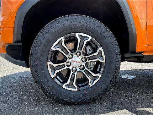 New 2025 GMC Canyon AT4 image 12