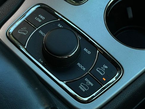 Used 2020 Jeep Grand Cherokee High Altitude image 48