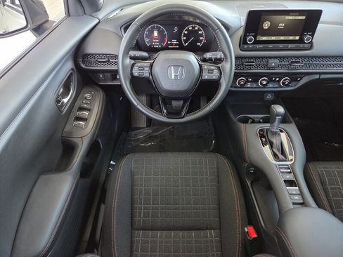 Used 2025 Honda HR-V Sport image 16