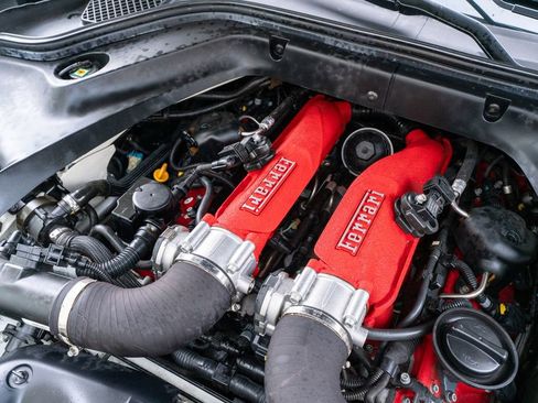Used 2015 Ferrari California T RWD image 51