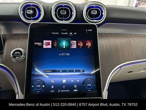 Used 2025 Mercedes-Benz GLC 300 image 16