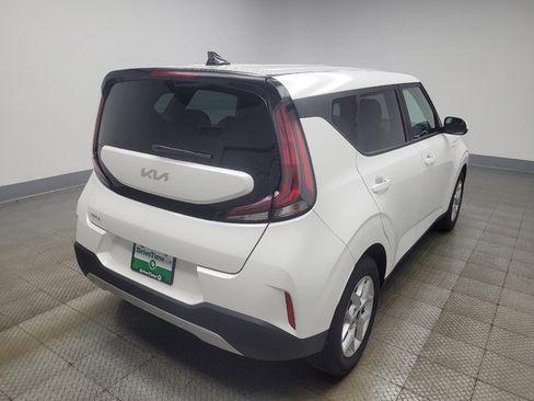Used 2025 Kia Soul LX w/ LX Technology Package image 9