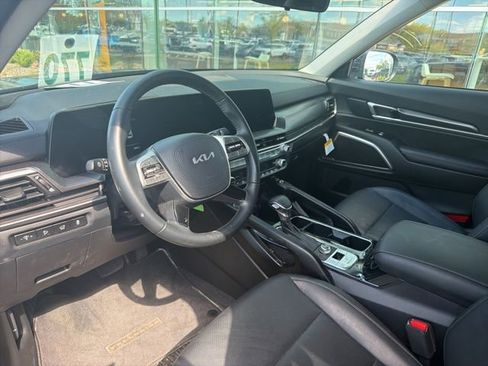 Used 2025 Kia Telluride S FWD image 5