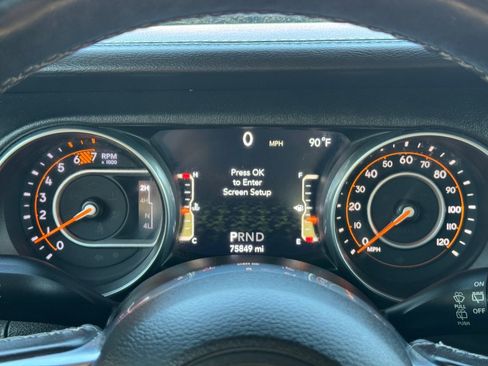 Used 2018 Jeep Wrangler Unlimited Sahara w/ Safety Group AWD/4WD image 49