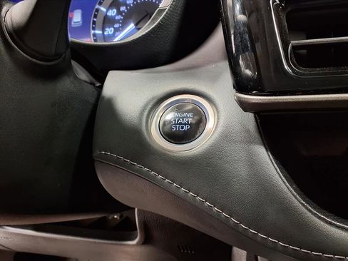 Used 2024 Toyota Highlander XLE image 17