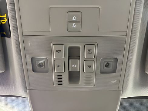 New 2026 Volkswagen Taos SEL image 22