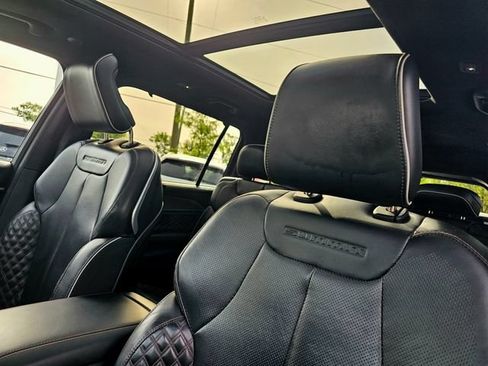 Used 2021 Jeep Grand Cherokee L Summit w/ Advanced Protech Group IV AWD/4WD image 19