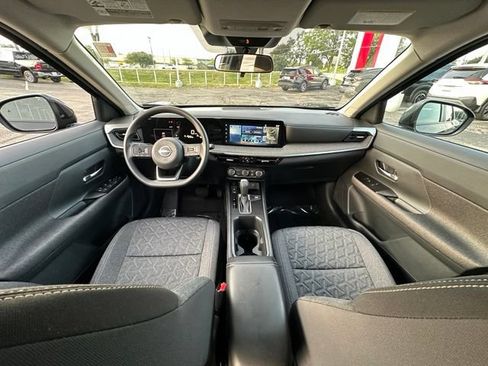 Used 2025 Nissan Kicks SV AWD/4WD image 27