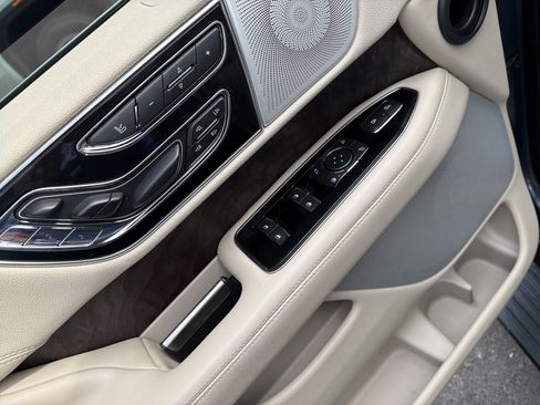 Used 2020 Lincoln Navigator L Reserve w/ Luxury Package image 15