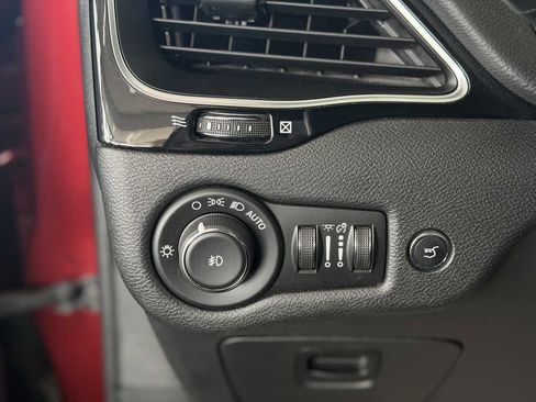 Used 2020 Jeep Cherokee Latitude Plus AWD/4WD image 45