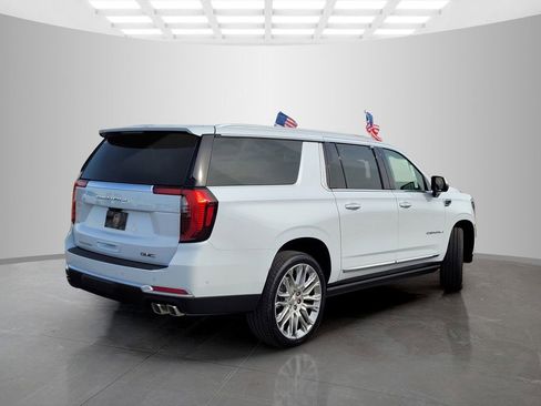 New 2026 GMC Yukon XL Denali w/ Denali Reserve Package AWD/4WD image 4