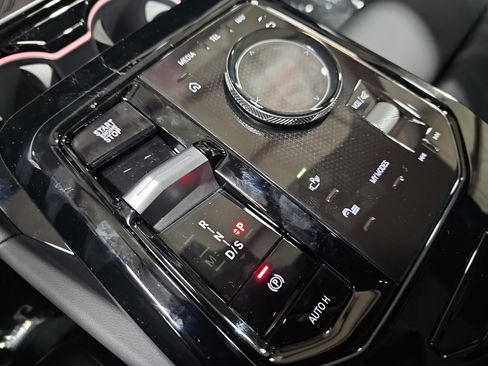 New 2026 BMW 530i xDrive AWD/4WD image 25