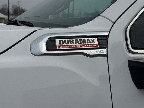 Used 2023 GMC Sierra 2500 SLT w/ SLT Premium Package image 9