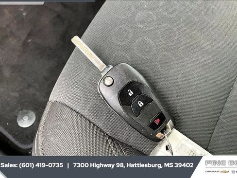 Used 2021 Chevrolet Trax LS w/ Tint and Cruise Package image 9