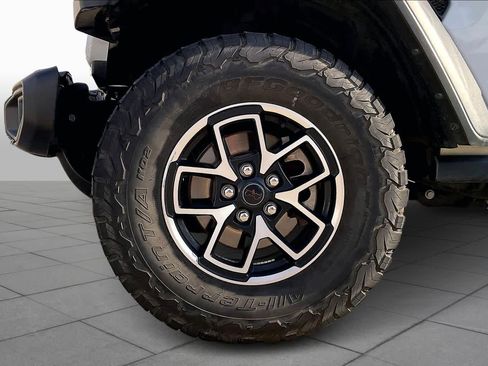 Used 2024 Jeep Wrangler Unlimited Rubicon image 9