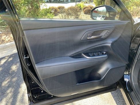 Used 2025 Toyota Crown Signia XLE image 17