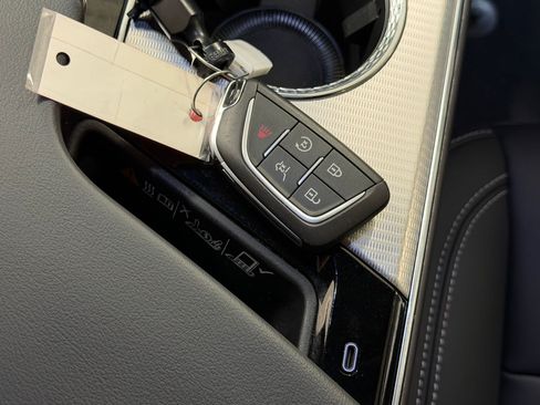 Certified 2024 Cadillac Lyriq Tech RWD image 37