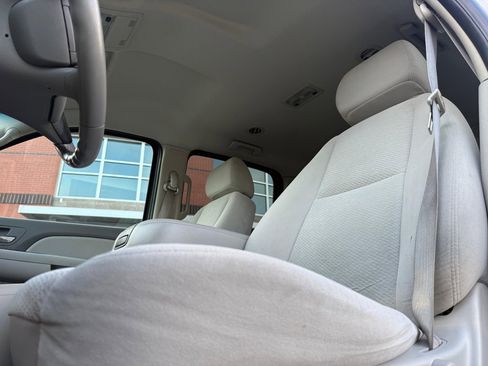 Used 2007 Chevrolet Suburban LT AWD/4WD image 14