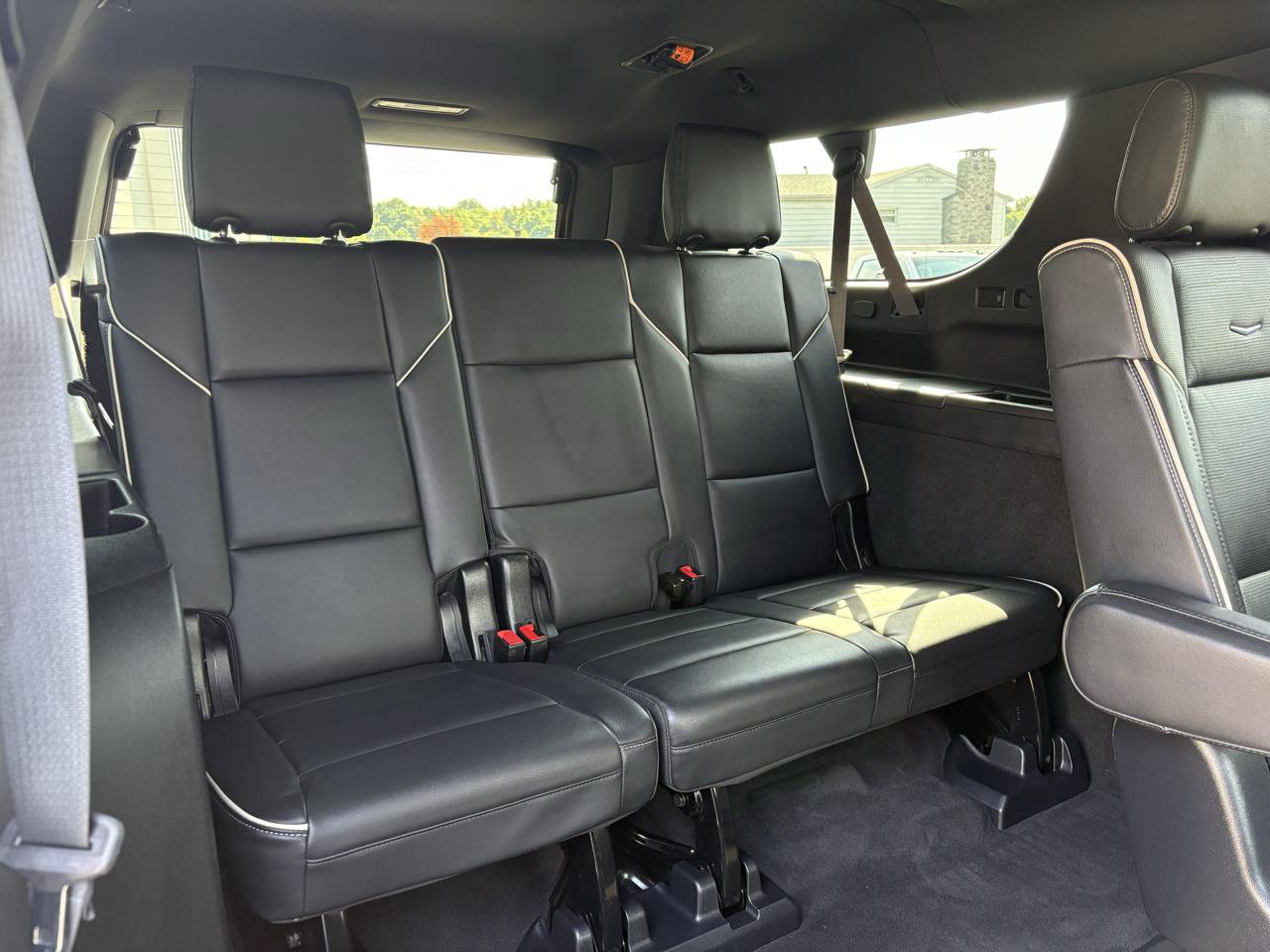 Used 2023 Cadillac Escalade ESV Premium Luxury w/ LPO, Radiant Package AWD/4WD image 26