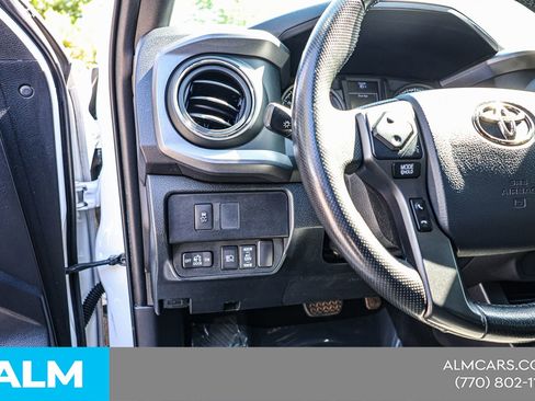 Used 2020 Toyota Tacoma TRD Sport AWD/4WD image 21