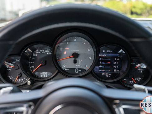 Used 2017 Porsche 911 Carrera 4S image 7