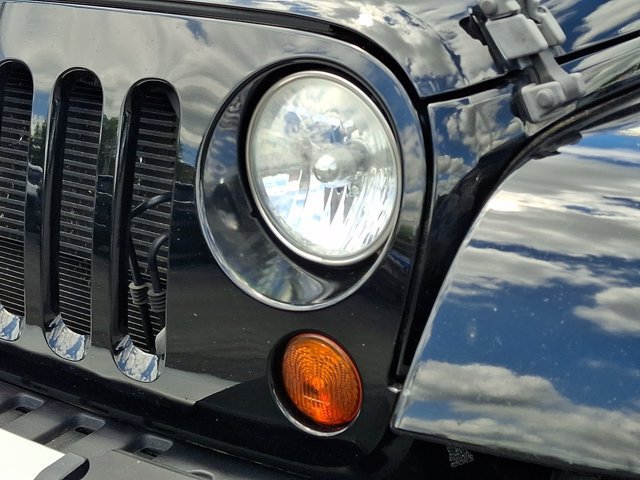 Used 2013 Jeep Wrangler Unlimited Sahara w/ Trailer Tow Group AWD/4WD image 13