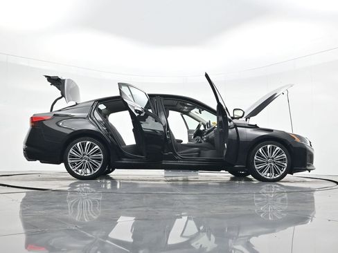 Used 2023 Nissan Altima 2.5 SL image 34