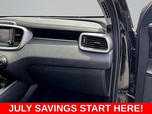 Used 2019 Kia Sorento FWD image 31