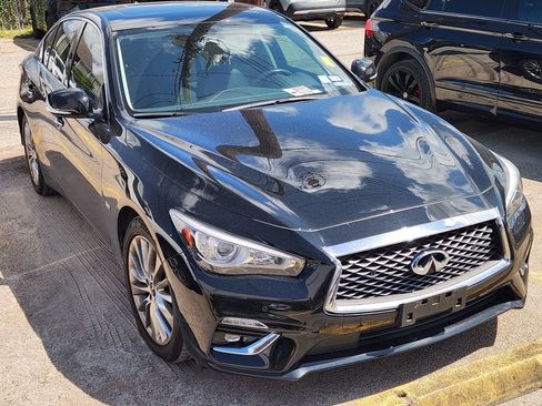 Used 2019 INFINITI Q50 Luxe w/ Essential Package (3.0T Luxe) RWD image 2