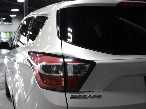 Used 2017 Ford Escape SE AWD/4WD image 32