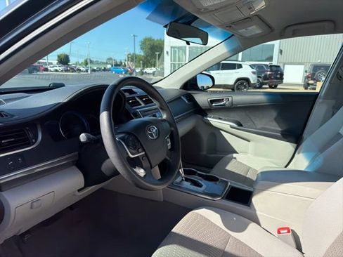 Used 2012 Toyota Camry LE FWD image 11