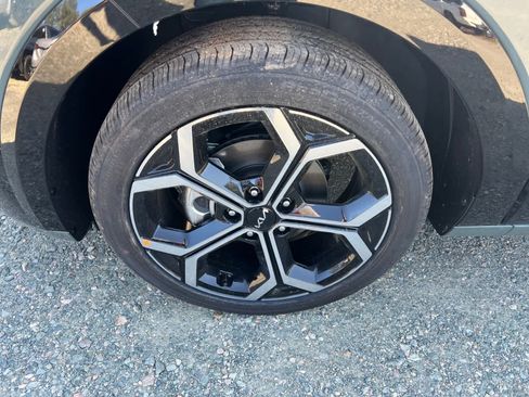 New 2025 Kia Niro EX Touring image 10