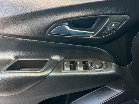 Used 2023 Chevrolet Equinox LT FWD image 13