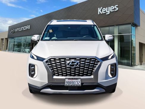 Used 2022 Hyundai Palisade SEL w/ Premium Package FWD image 2
