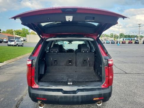 Used 2020 Chevrolet Traverse LT FWD image 16