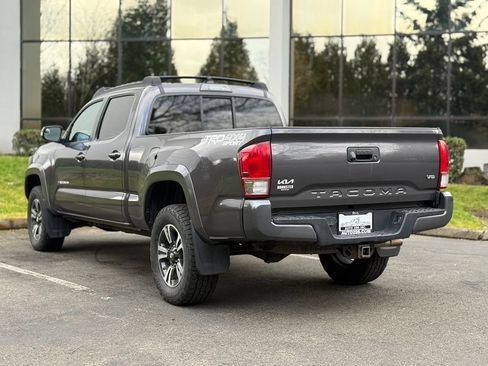 Used 2016 Toyota Tacoma SR5 image 5