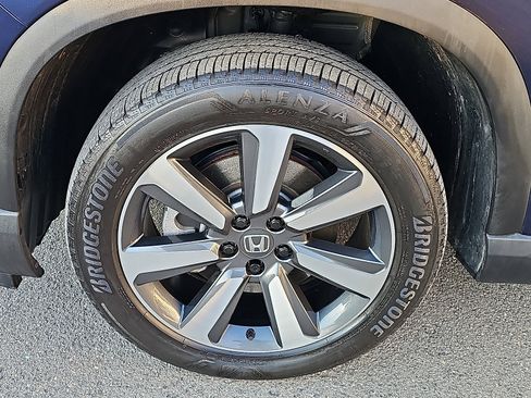 Used 2023 Honda Pilot Touring image 8