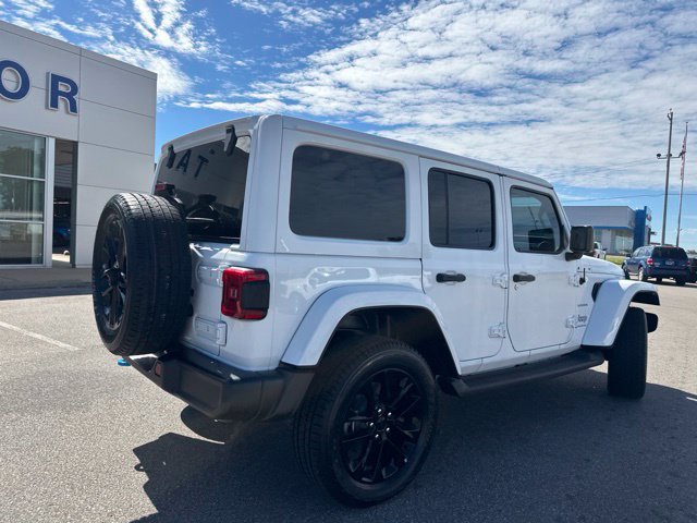 Used 2023 Jeep Wrangler Unlimited Sahara w/ Cold Weather Group AWD/4WD image 20