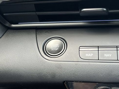 Certified 2025 Hyundai Elantra SEL FWD image 26