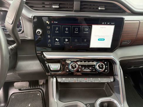 Used 2024 GMC Sierra 3500 Denali Ultimate AWD/4WD image 18