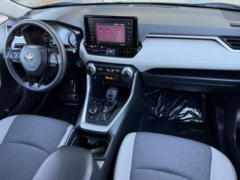 Used 2020 Toyota RAV4 XLE image 28