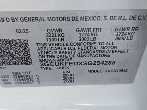 Used 2025 Chevrolet Silverado 1500 LT Trail Boss w/ Convenience Package II AWD/4WD image 34
