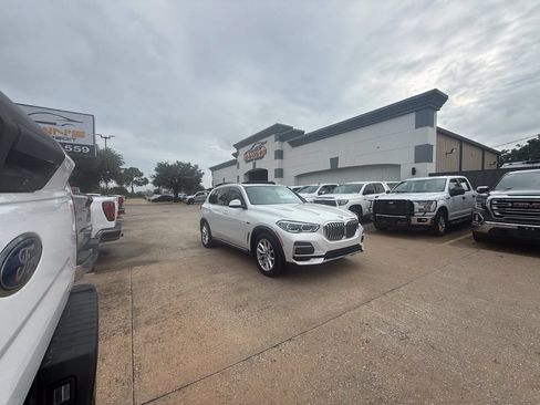 Used 2023 BMW X5 xDrive45e w/ Executive Package AWD/4WD image 44