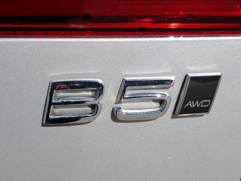 Used 2025 Volvo XC60 B5 Plus image 14