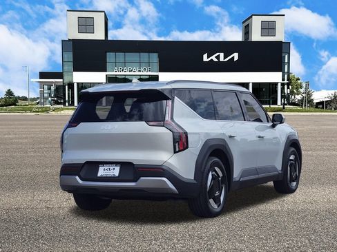 Used 2024 Kia EV9 Wind AWD/4WD image 5