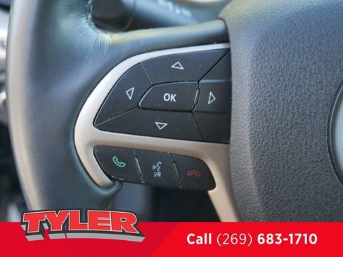 Used 2015 Jeep Cherokee Latitude w/ Cold Weather Group image 28