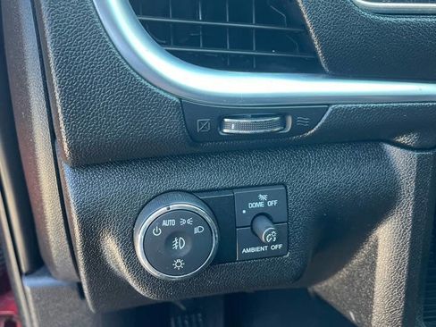 Used 2016 Chevrolet Traverse LT image 21