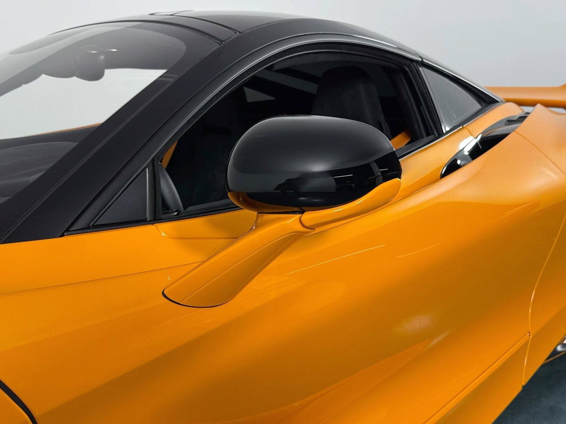 Used 2025 McLaren 750S RWD image 43
