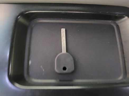 Used 2015 GMC Sierra 1500 SLE w/ Texas SLE Value Package image 32